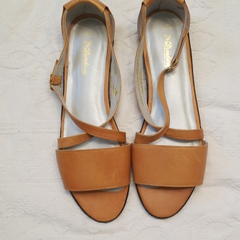 1N Broadway sandals flats open toe leather brown 10B - Picture 1 of 7
